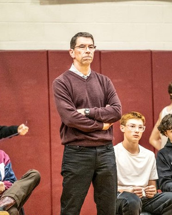 Assistant coach Lee Davis